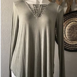 American Eagle Soft & Sexy Long Sleeve Tee Size Medium